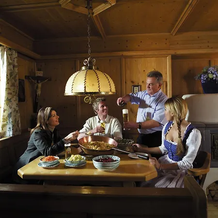 Ξενοδοχείο Weberbauer 3*